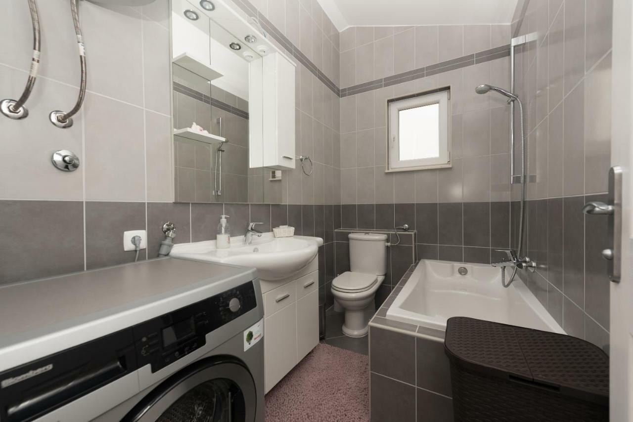 Apartments Naja Makarska Kültér fotó