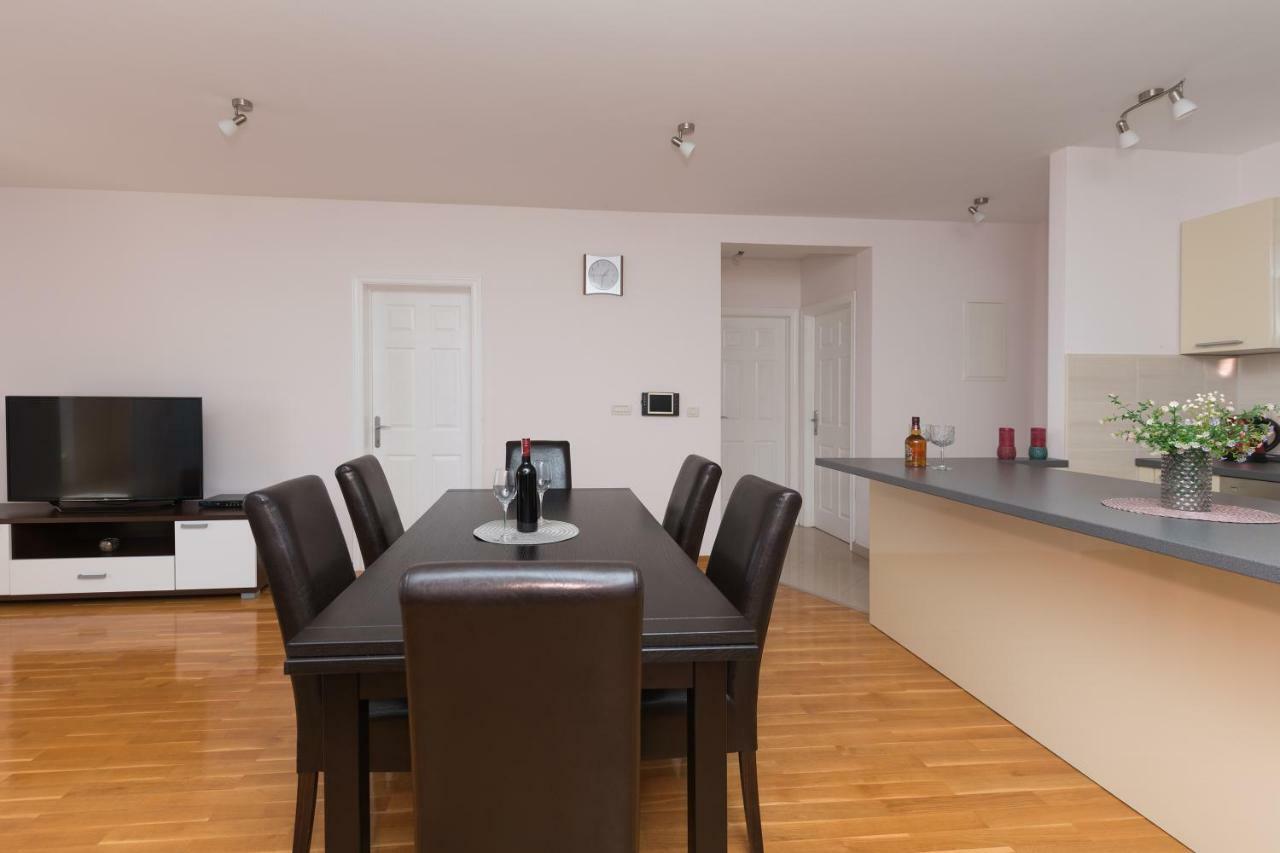 Apartments Naja Makarska Kültér fotó