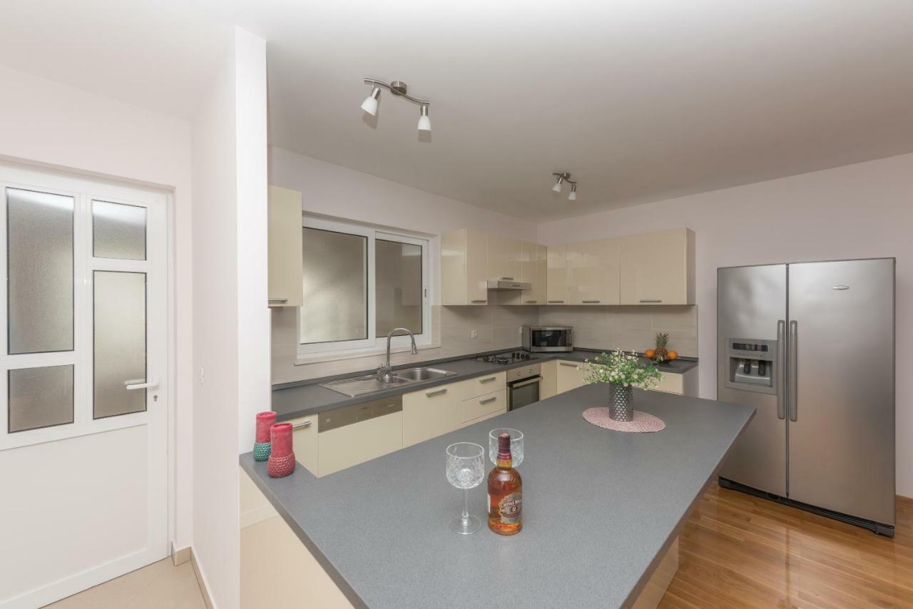 Apartments Naja Makarska Kültér fotó