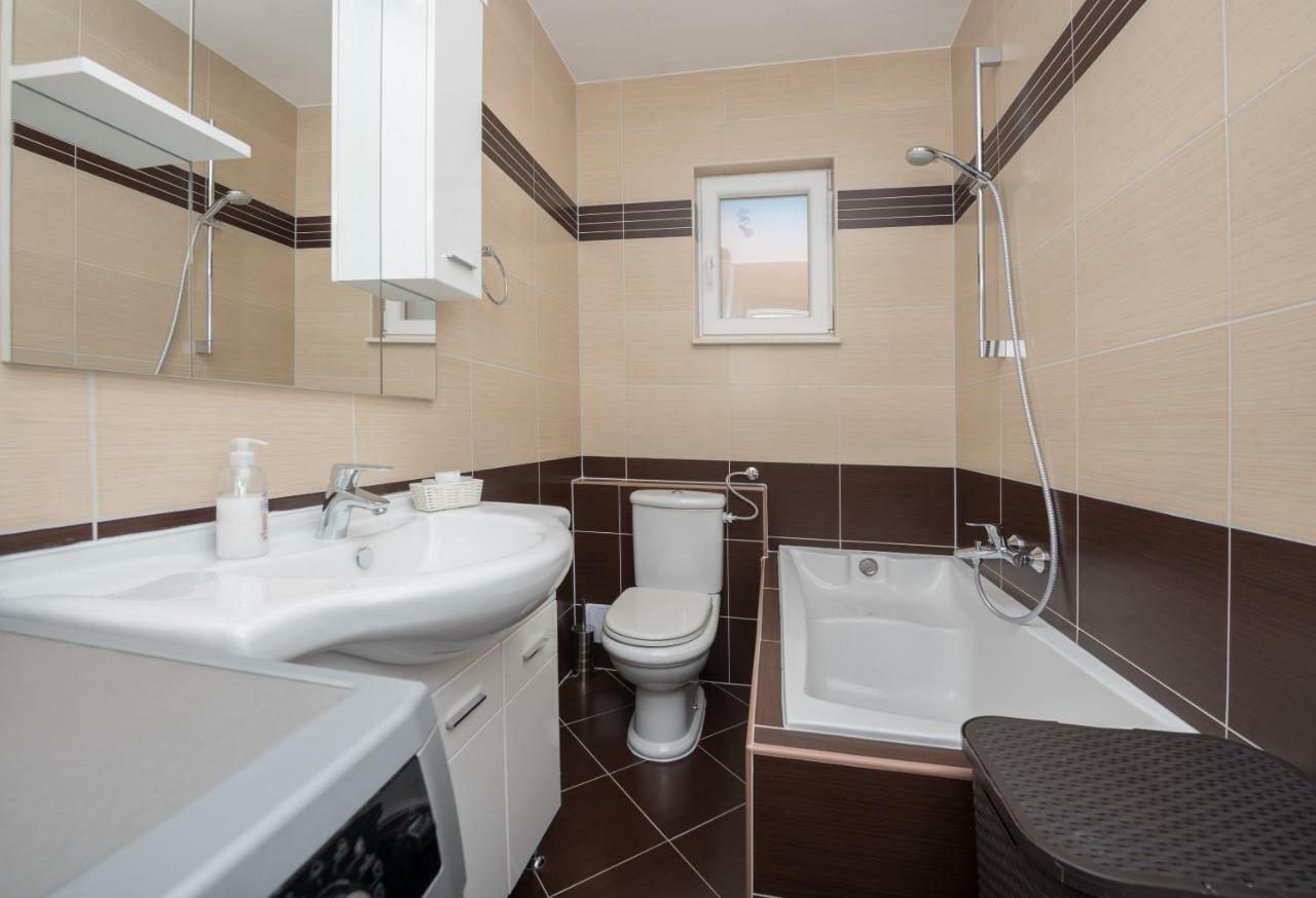 Apartments Naja Makarska Kültér fotó
