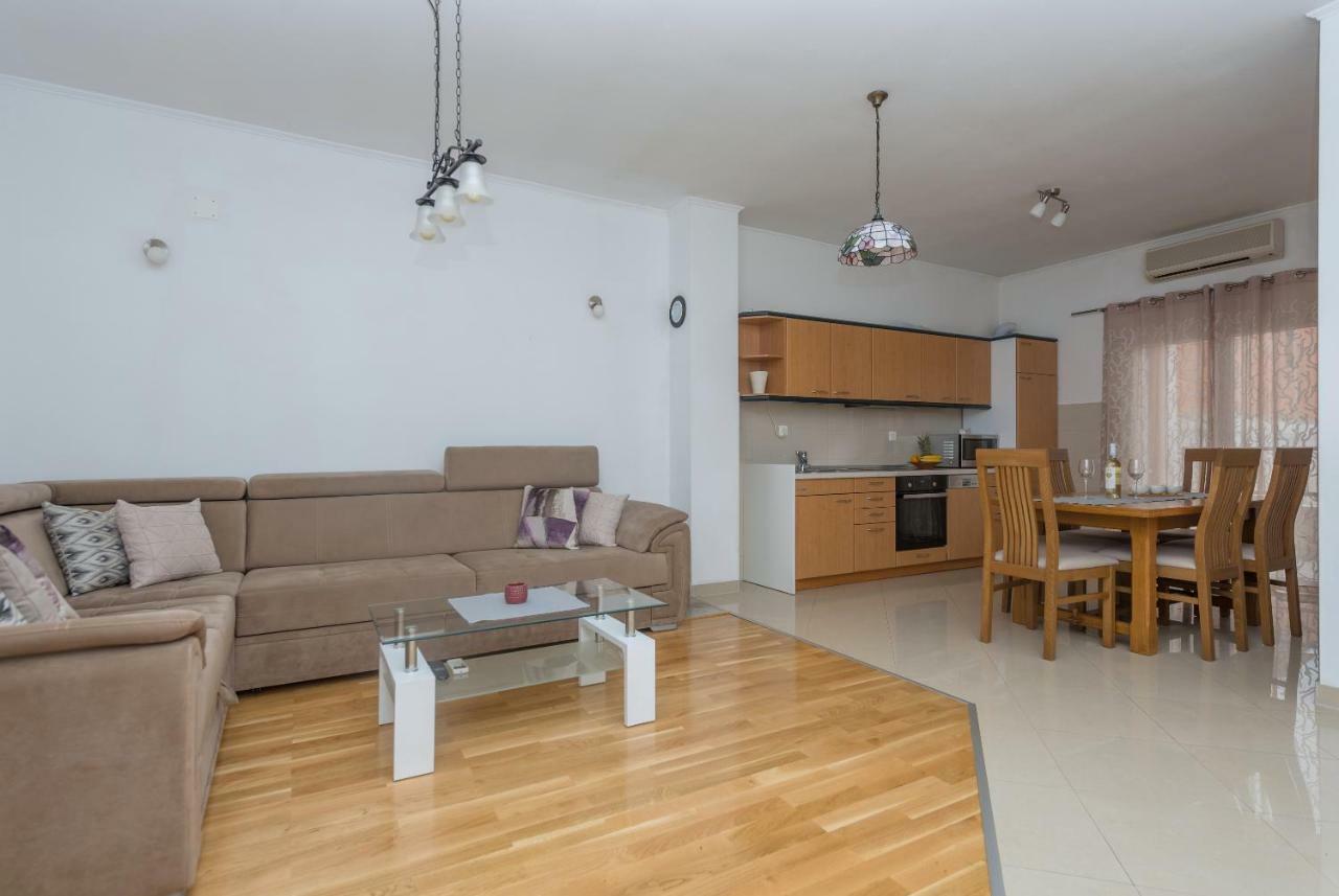 Apartments Naja Makarska Kültér fotó