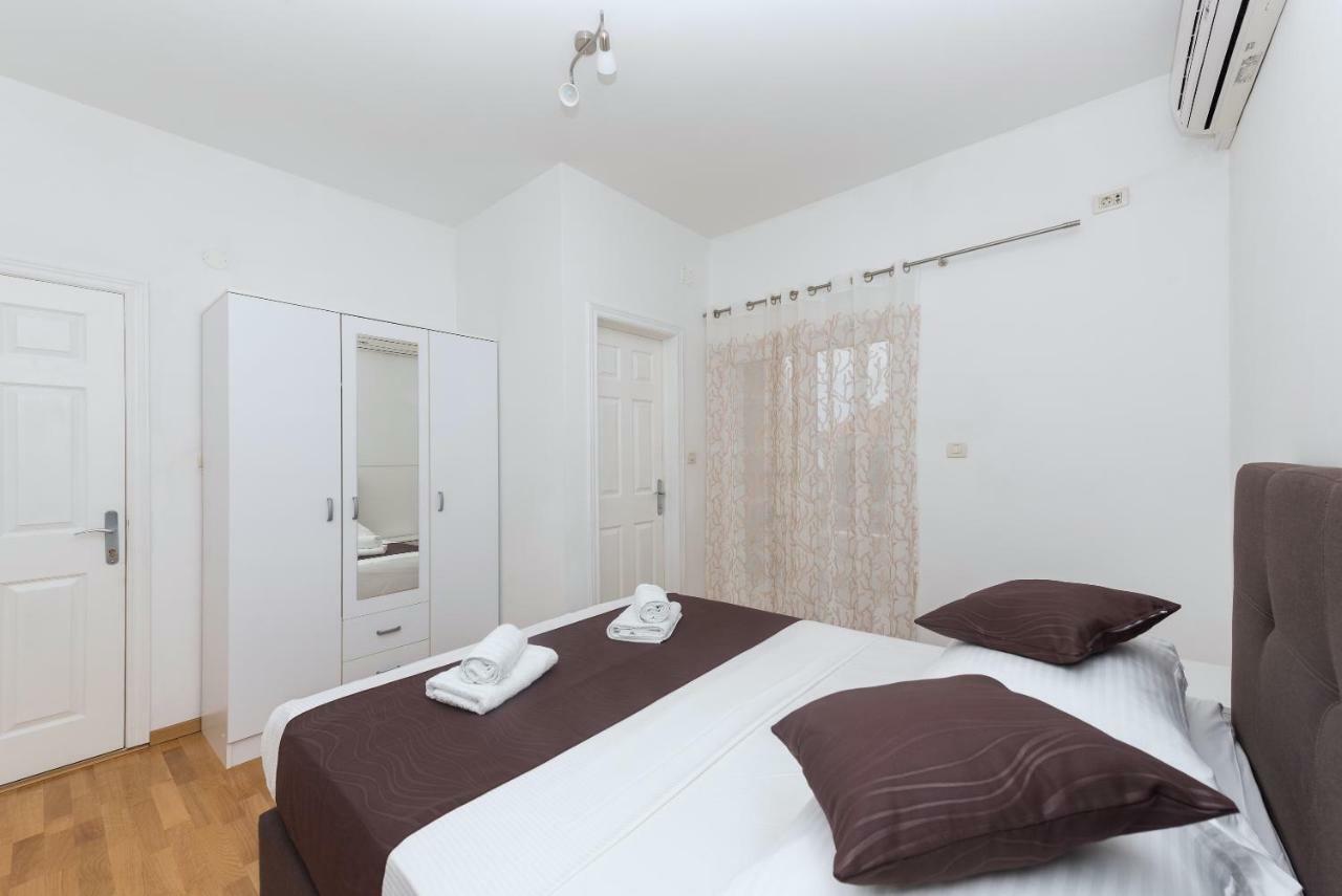 Apartments Naja Makarska Kültér fotó