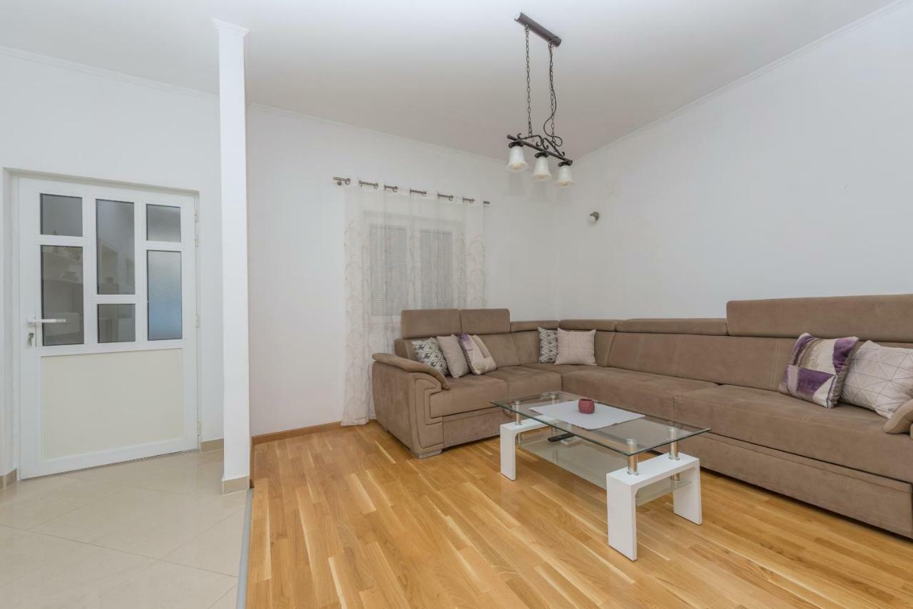 Apartments Naja Makarska Kültér fotó