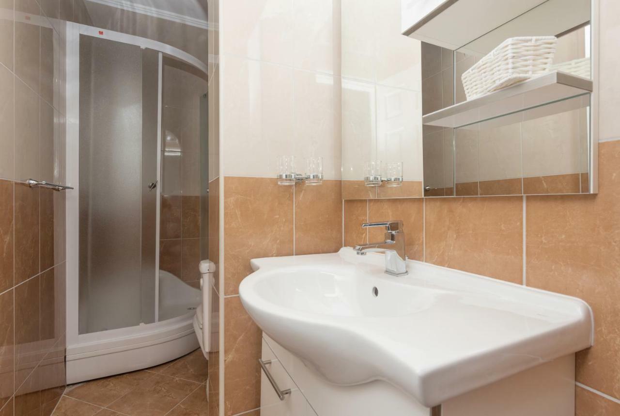 Apartments Naja Makarska Kültér fotó